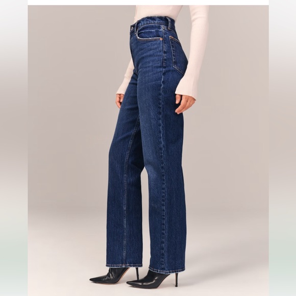 Abercrombie & Fitch Denim - Abercrombie + Fitch Curve Love Ultra High Rise 90s Straight Jean